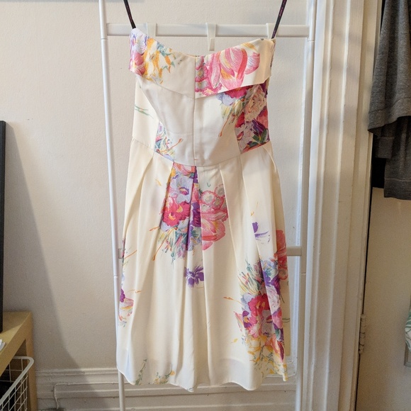 Betsey Johnson Dresses & Skirts - Betsey Johnson Strapless Cream and Flower Dress